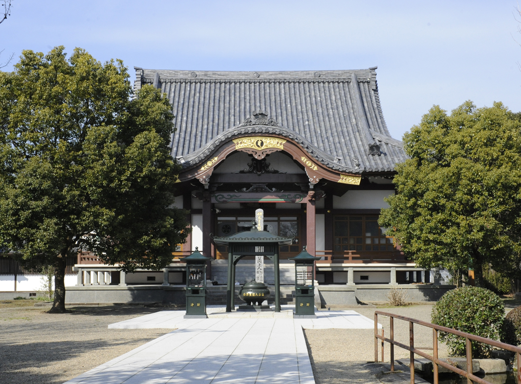 蓮華院誕生寺本堂