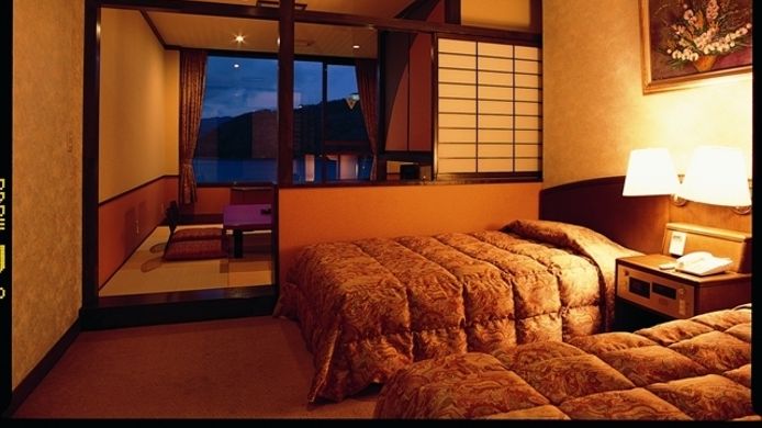 RYOKAN_Hamanako_Kanzanji_Onsen_Kaikatei  - 浜松市 -  Zimmer_mit_Seeblick-1から730526。