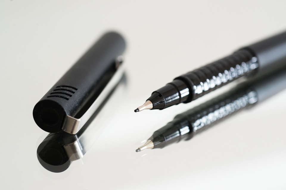 ปากกาหมึกดำ