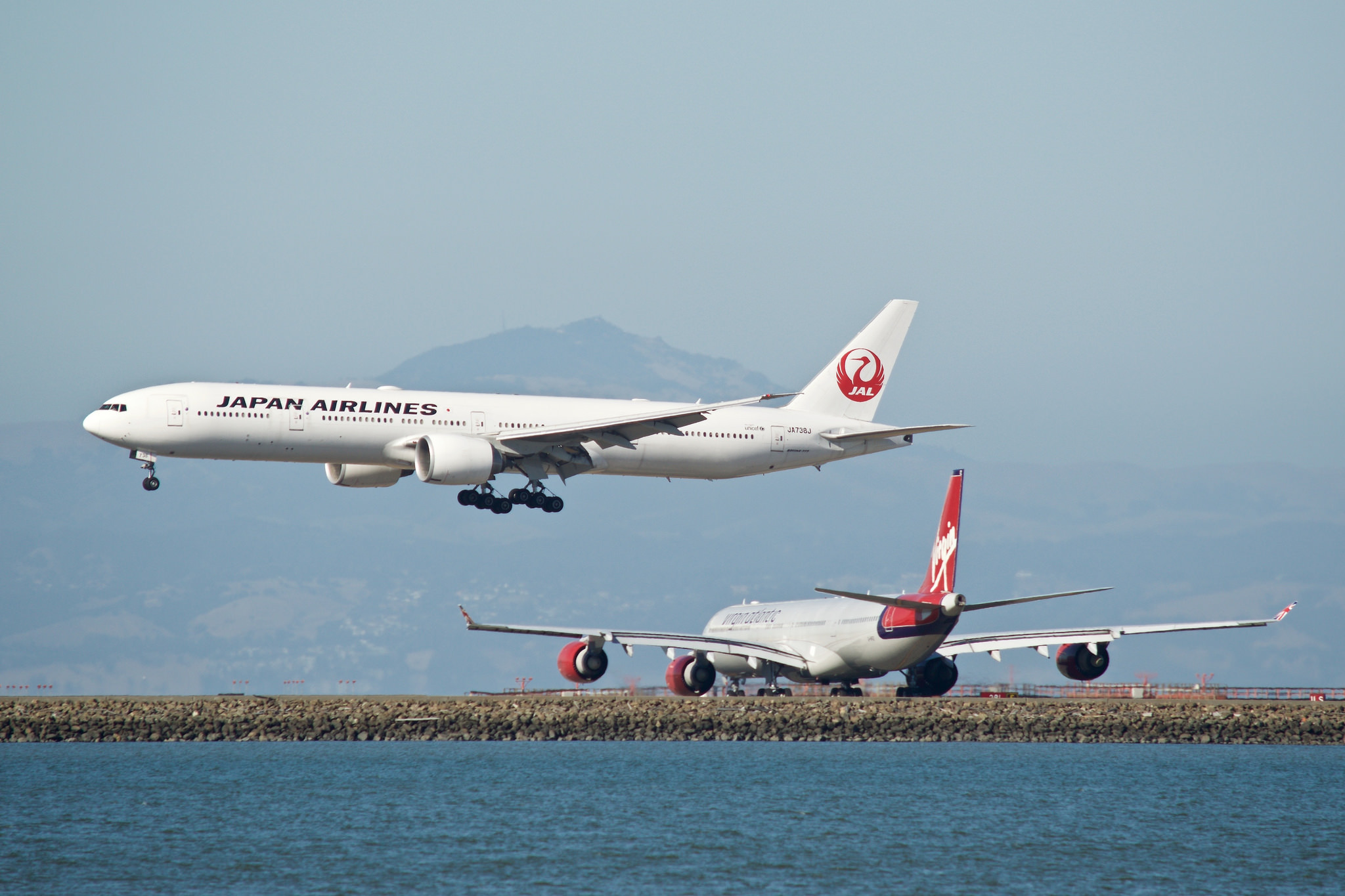 低コストの航空会社の立ち上げを発表。