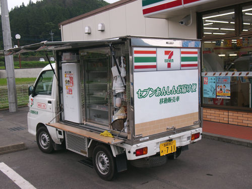 Seven-Eleven-Hijet-Truck