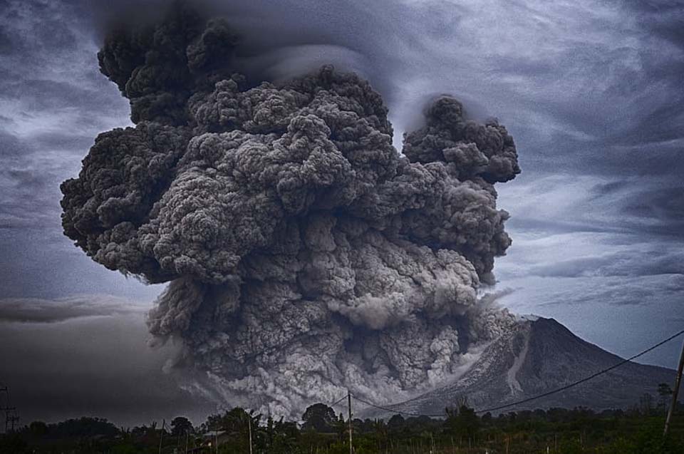 If the Mount Fuji eruption Will make Tokyo Sutdown automatic